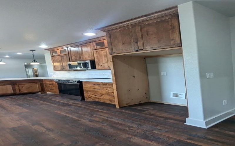 2015 N Chalet Circle, Kerrville, TX 78028, 3 Bedrooms Bedrooms, ,2 BathroomsBathrooms,Residential,For Sale,2015 N Chalet Circle,118336