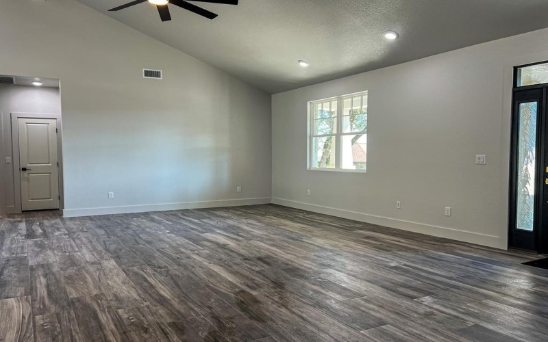 1706 N Valencia Dr, Kerrville, TX 78028, 3 Bedrooms Bedrooms, ,2 BathroomsBathrooms,Residential,For Sale,1706 N Valencia Dr,118378