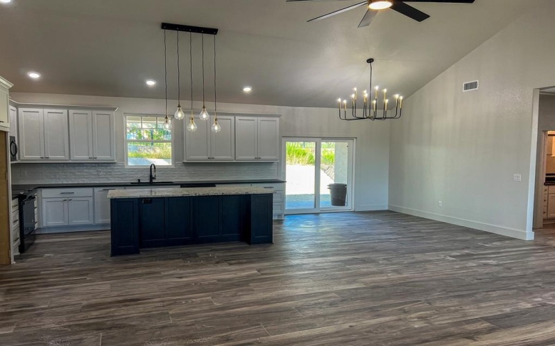 1706 N Valencia Dr, Kerrville, TX 78028, 3 Bedrooms Bedrooms, ,2 BathroomsBathrooms,Residential,For Sale,1706 N Valencia Dr,118378