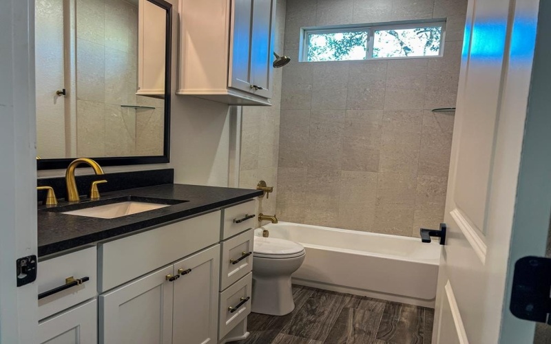 1706 N Valencia Dr, Kerrville, TX 78028, 3 Bedrooms Bedrooms, ,2 BathroomsBathrooms,Residential,For Sale,1706 N Valencia Dr,118378