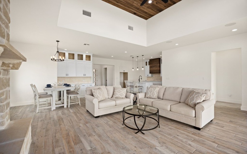 4528-22 Comanche Trace Dr, Kerrville, TX 78028, 3 Habitaciones Habitaciones , ,3 BañosBaños,Residential,En Venta,4528-22 Comanche Trace Dr,118499