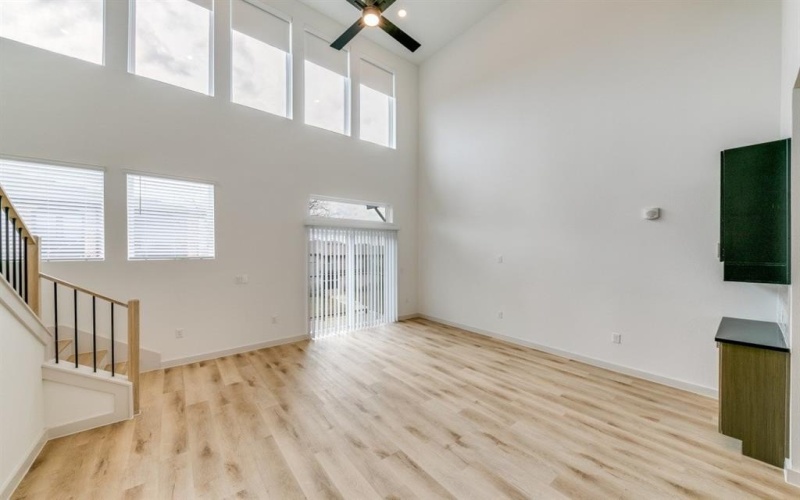 512 N Ewing Avenue #408, Dallas, TX 75203, 1 Bedroom Bedrooms, ,1 BathroomBathrooms,Residential Lease,For Rent,512 N Ewing Avenue,20866815
