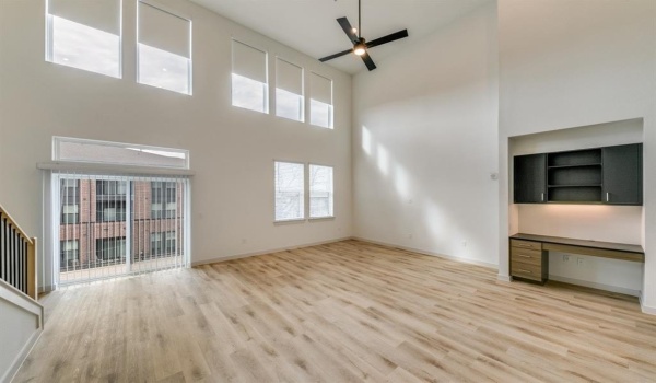 512 N Ewing Avenue #408, Dallas, TX 75203, 1 Bedroom Bedrooms, ,1 BathroomBathrooms,Residential Lease,For Rent,512 N Ewing Avenue,20866815