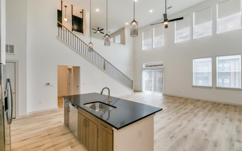 512 N Ewing Avenue #408, Dallas, TX 75203, 1 Bedroom Bedrooms, ,1 BathroomBathrooms,Residential Lease,For Rent,512 N Ewing Avenue,20866815