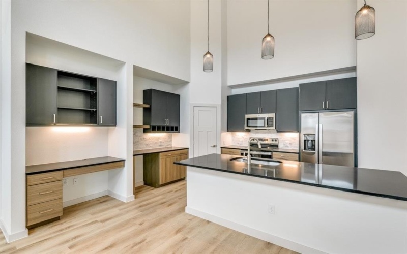 512 N Ewing Avenue #408, Dallas, TX 75203, 1 Bedroom Bedrooms, ,1 BathroomBathrooms,Residential Lease,For Rent,512 N Ewing Avenue,20866815