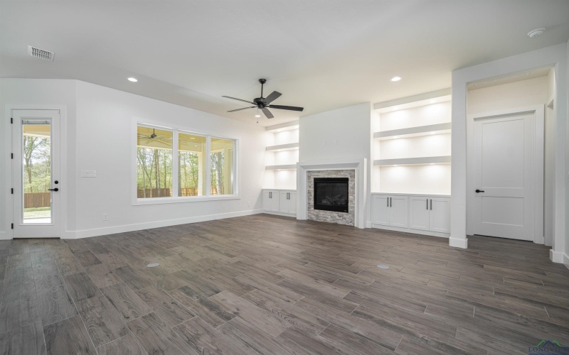 105 Thorn Briar, Longview, TX 75602, 4 Bedrooms Bedrooms, ,3 BathroomsBathrooms,Residential,For Sale,105 Thorn Briar,20240169