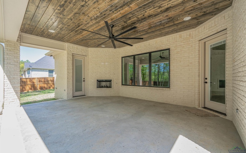 105 Thorn Briar, Longview, TX 75602, 4 Bedrooms Bedrooms, ,3 BathroomsBathrooms,Residential,For Sale,105 Thorn Briar,20240169