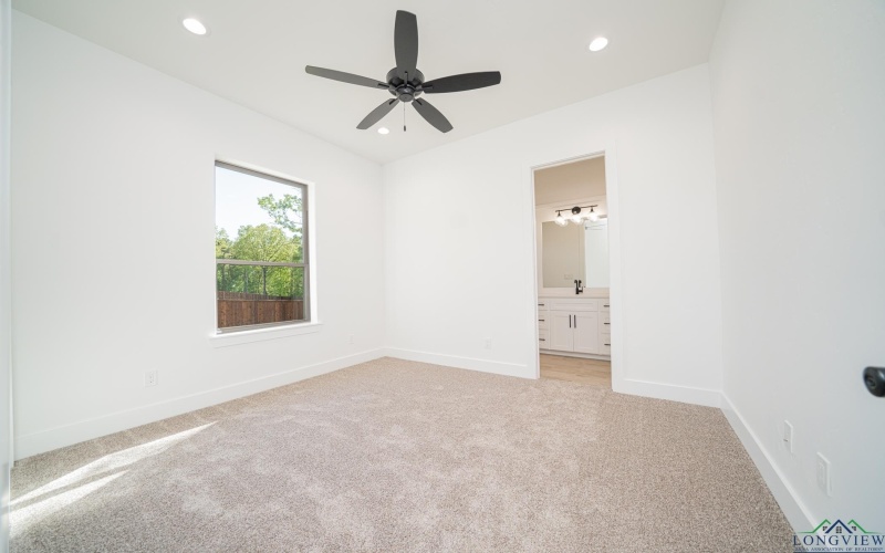 175 Thorn Briar Trail, Longview, TX 75602, 4 Bedrooms Bedrooms, ,3 BathroomsBathrooms,Residential,For Sale,175 Thorn Briar Trail,20246369
