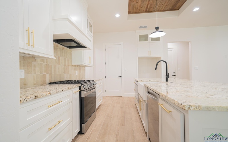 319 Saddle Brook Drive, Hallsville, TX 75650, 4 Bedrooms Bedrooms, ,3 BathroomsBathrooms,Residential,For Sale,319 Saddle Brook Drive,20247550
