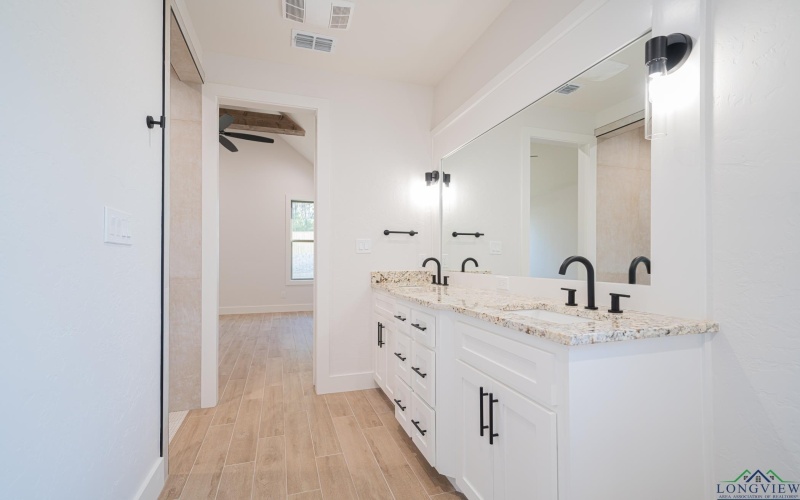 319 Saddle Brook Drive, Hallsville, TX 75650, 4 Bedrooms Bedrooms, ,3 BathroomsBathrooms,Residential,For Sale,319 Saddle Brook Drive,20247550