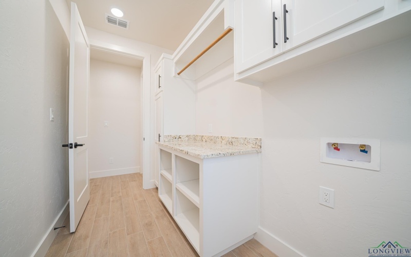 319 Saddle Brook Drive, Hallsville, TX 75650, 4 Bedrooms Bedrooms, ,3 BathroomsBathrooms,Residential,For Sale,319 Saddle Brook Drive,20247550