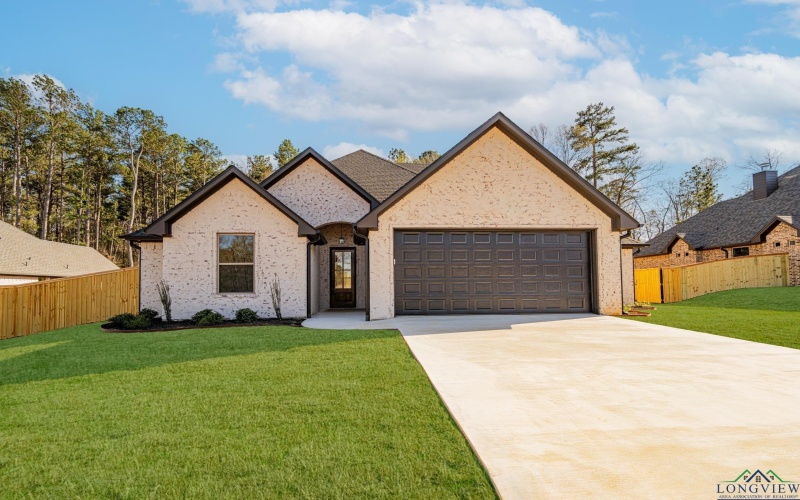 319 Saddle Brook Drive, Hallsville, TX 75650, 4 Bedrooms Bedrooms, ,3 BathroomsBathrooms,Residential,For Sale,319 Saddle Brook Drive,20247550
