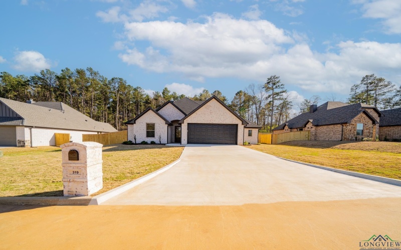 319 Saddle Brook Drive, Hallsville, TX 75650, 4 Bedrooms Bedrooms, ,3 BathroomsBathrooms,Residential,For Sale,319 Saddle Brook Drive,20247550