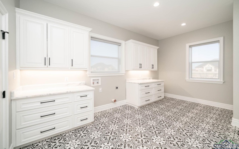 120 Katie Ln, Tatum, TX 75691, 6 Bedrooms Bedrooms, ,6 BathroomsBathrooms,Residential,For Sale,120 Katie Ln,20250401