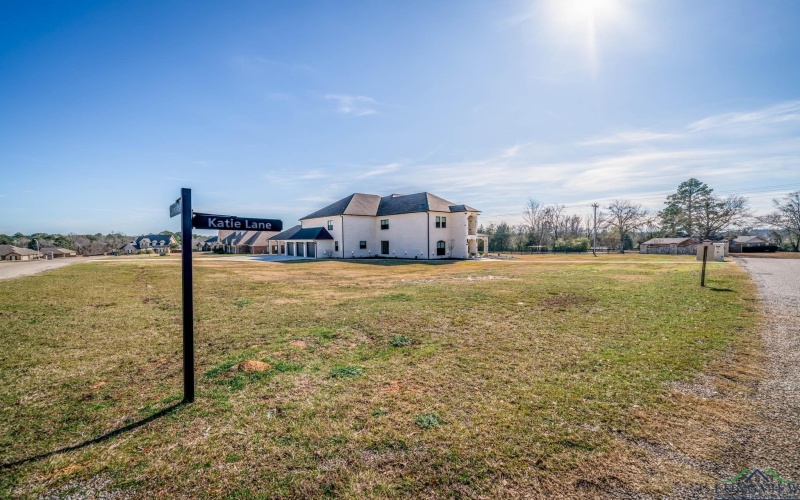 120 Katie Ln, Tatum, TX 75691, 6 Bedrooms Bedrooms, ,6 BathroomsBathrooms,Residential,For Sale,120 Katie Ln,20250401
