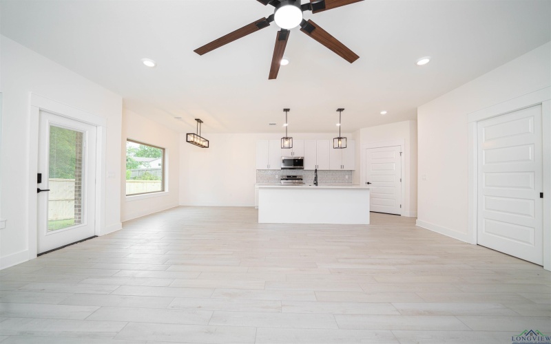 127 Brookway Lane, Longview, TX 75604, 4 Bedrooms Bedrooms, ,2 BathroomsBathrooms,Residential,For Sale,127 Brookway Lane,20251433