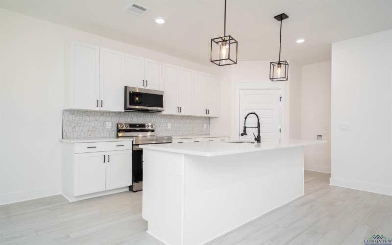 127 Brookway Lane, Longview, TX 75604, 4 Bedrooms Bedrooms, ,2 BathroomsBathrooms,Residential,For Sale,127 Brookway Lane,20251433