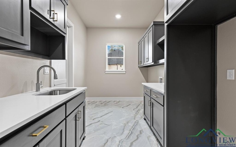 140 Cottonwood Circle, Longview, TX 75605, 4 Habitaciones Habitaciones , ,3 BañosBaños,Residential,En Venta,140 Cottonwood Circle,20251539