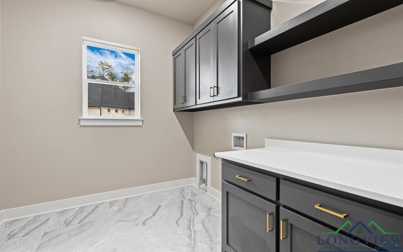 140 Cottonwood Circle, Longview, TX 75605, 4 Habitaciones Habitaciones , ,3 BañosBaños,Residential,En Venta,140 Cottonwood Circle,20251539