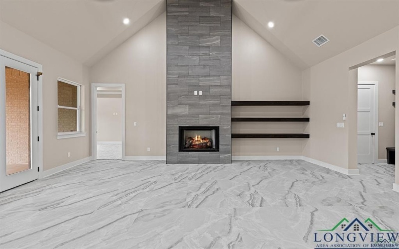 140 Cottonwood Circle, Longview, TX 75605, 4 Habitaciones Habitaciones , ,3 BañosBaños,Residential,En Venta,140 Cottonwood Circle,20251539