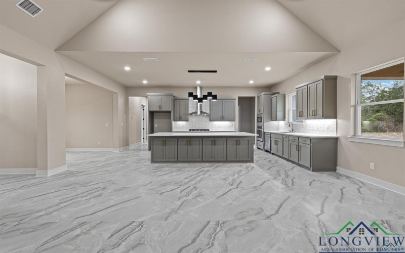 140 Cottonwood Circle, Longview, TX 75605, 4 Habitaciones Habitaciones , ,3 BañosBaños,Residential,En Venta,140 Cottonwood Circle,20251539