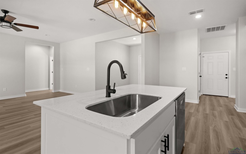 203 Toro Dr, Winona, TX 75792, 3 Habitaciones Habitaciones , ,2 BañosBaños,Residential,En Venta,203 Toro Dr,20251681