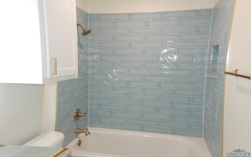 121 INDIAN ROCK RD., Gilmer, TX 75645, 5 Bedrooms Bedrooms, ,3 BathroomsBathrooms,Residential,For Sale,121 INDIAN ROCK RD.,20252175