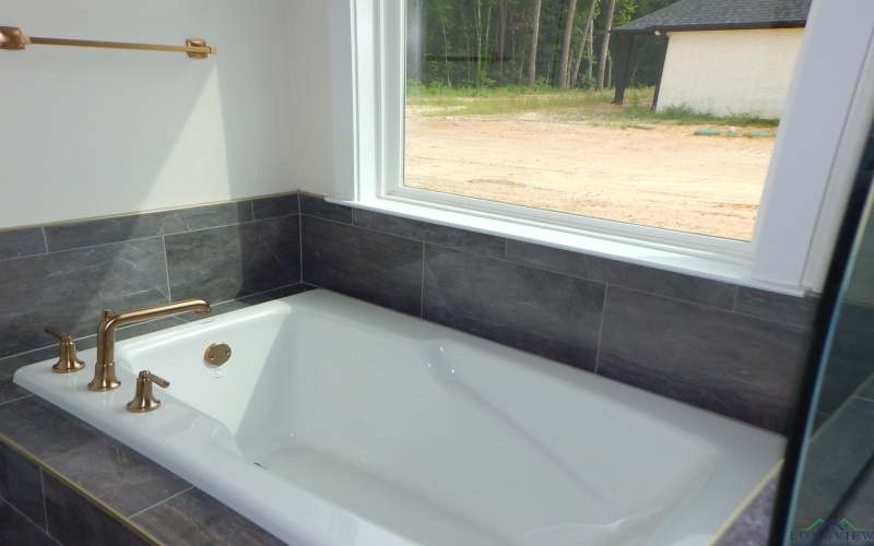121 INDIAN ROCK RD., Gilmer, TX 75645, 5 Bedrooms Bedrooms, ,3 BathroomsBathrooms,Residential,For Sale,121 INDIAN ROCK RD.,20252175