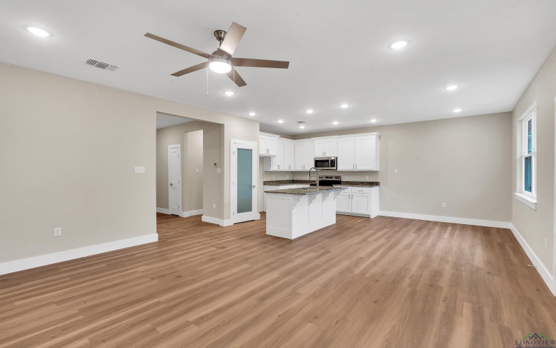 122 Mia Ln, Longview, TX 75604, 4 Bedrooms Bedrooms, ,2 BathroomsBathrooms,Residential,For Sale,122 Mia Ln,20252245