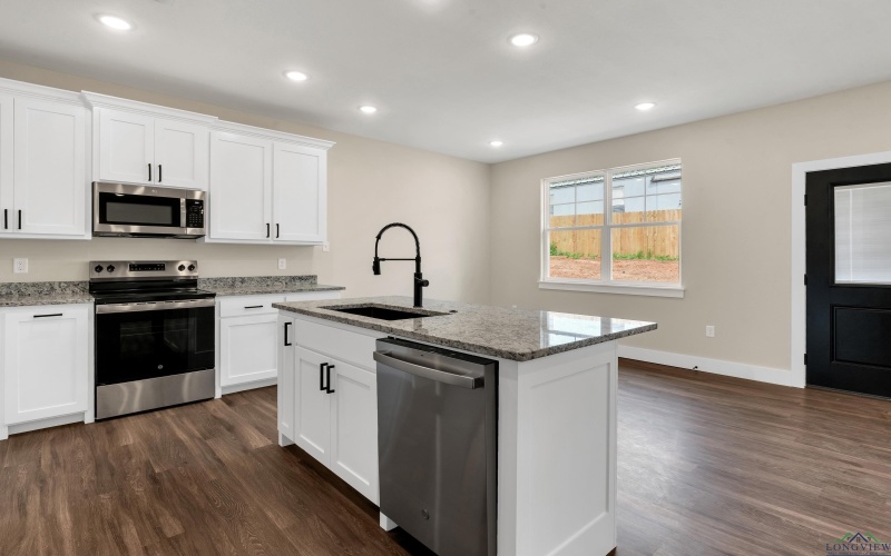 120 Mia Ln, Longview, TX 75604, 4 Bedrooms Bedrooms, ,2 BathroomsBathrooms,Residential,For Sale,120 Mia Ln,20252246