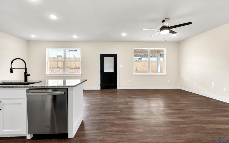120 Mia Ln, Longview, TX 75604, 4 Bedrooms Bedrooms, ,2 BathroomsBathrooms,Residential,For Sale,120 Mia Ln,20252246