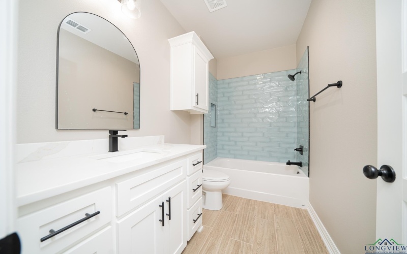 141 Indian Rock Drive, Gilmer, TX 75645, 4 Bedrooms Bedrooms, ,3 BathroomsBathrooms,Residential,For Sale,141 Indian Rock Drive,20252419