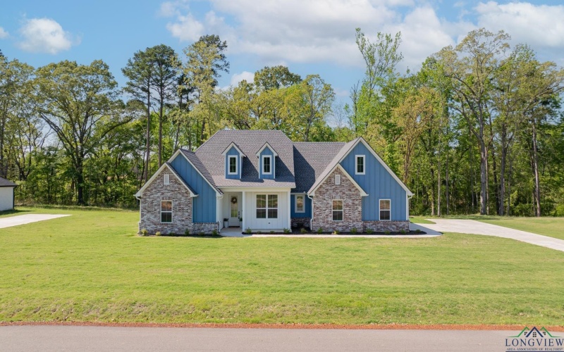 141 Indian Rock Drive, Gilmer, TX 75645, 4 Bedrooms Bedrooms, ,3 BathroomsBathrooms,Residential,For Sale,141 Indian Rock Drive,20252419