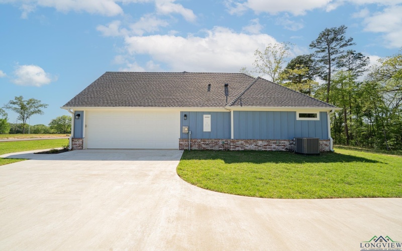 141 Indian Rock Drive, Gilmer, TX 75645, 4 Bedrooms Bedrooms, ,3 BathroomsBathrooms,Residential,For Sale,141 Indian Rock Drive,20252419
