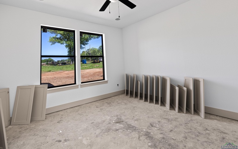 142 BIG OAKS RD, Kilgore, TX 75662, 4 Habitaciones Habitaciones , ,2 BañosBaños,Residential,En Venta,142 BIG OAKS RD,20252481
