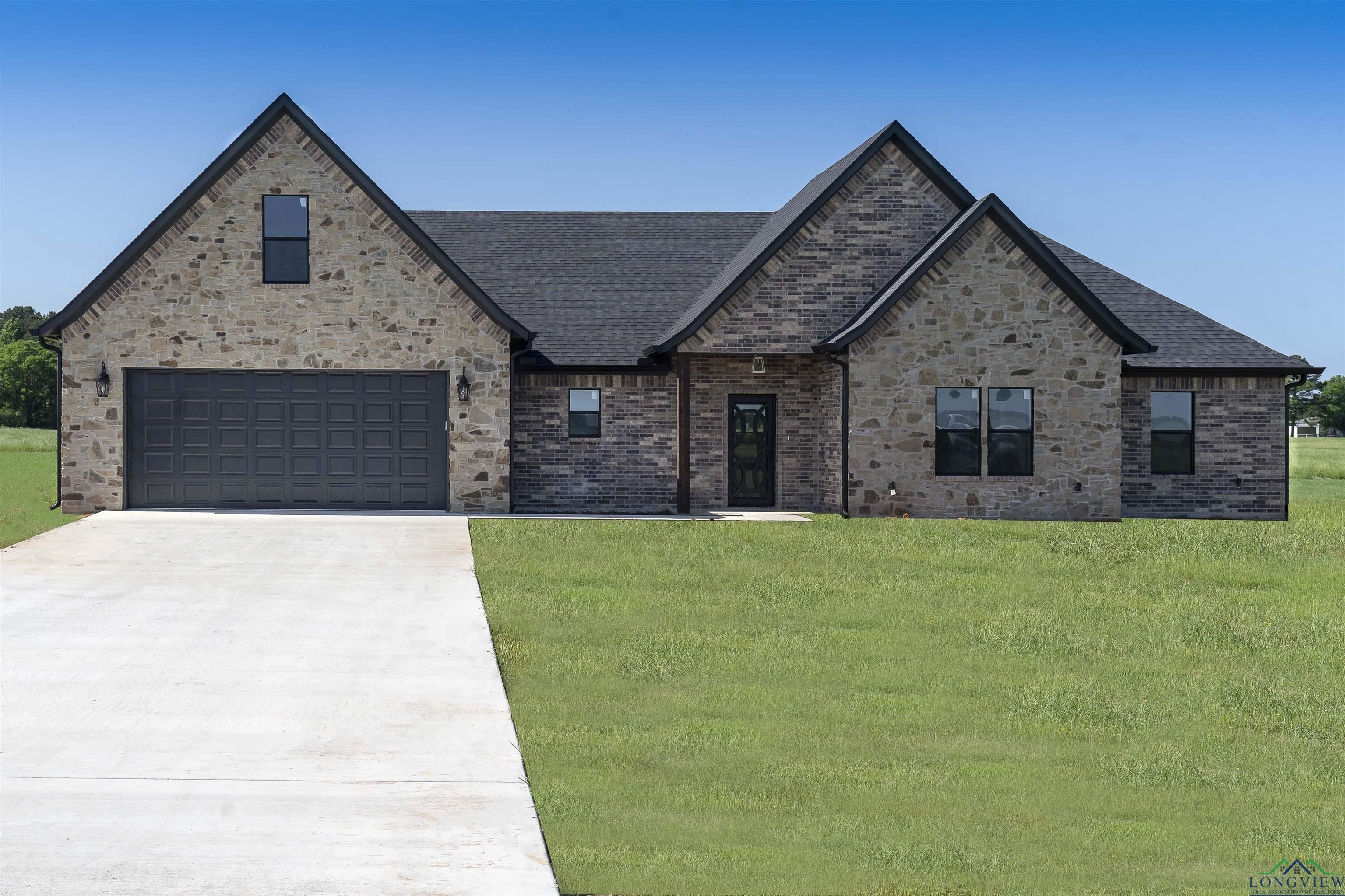 130 Sleep Easy, Kilgore, TX 75662, 4 Habitaciones Habitaciones , ,2 BañosBaños,Residential,En Venta,130 Sleep Easy,20252585
