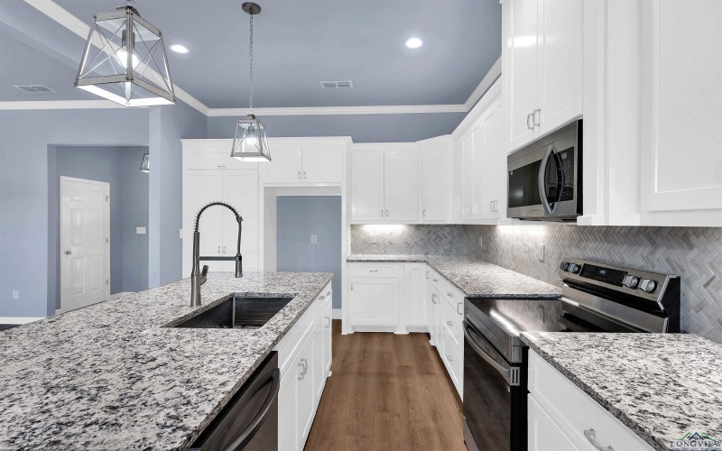 130 Sleep Easy, Kilgore, TX 75662, 4 Habitaciones Habitaciones , ,2 BañosBaños,Residential,En Venta,130 Sleep Easy,20252585