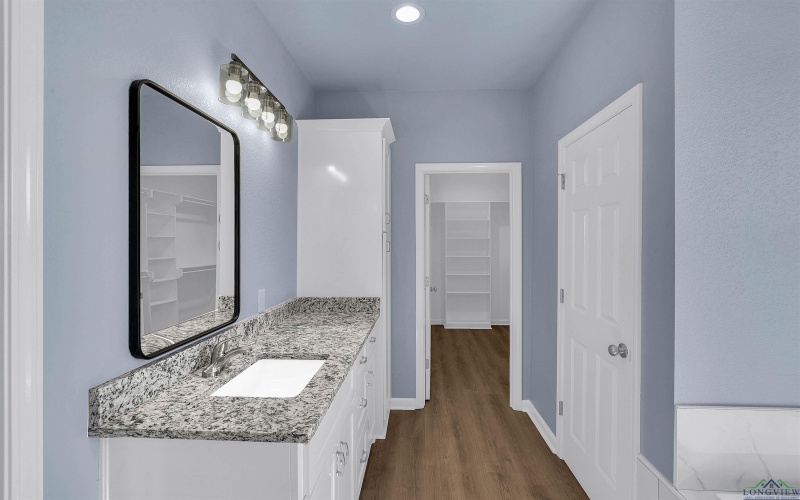 130 Sleep Easy, Kilgore, TX 75662, 4 Habitaciones Habitaciones , ,2 BañosBaños,Residential,En Venta,130 Sleep Easy,20252585