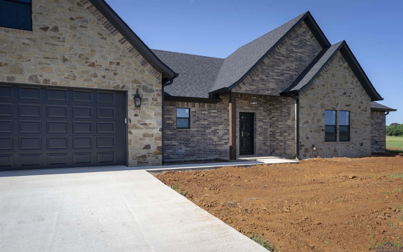 130 Sleep Easy, Kilgore, TX 75662, 4 Habitaciones Habitaciones , ,2 BañosBaños,Residential,En Venta,130 Sleep Easy,20252585