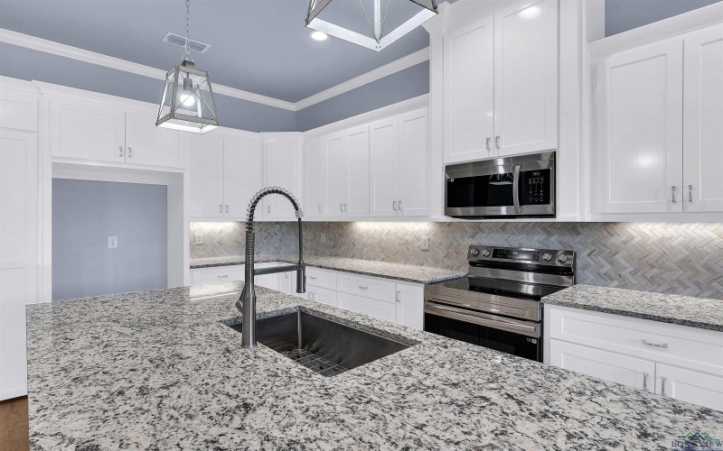 130 Sleep Easy, Kilgore, TX 75662, 4 Habitaciones Habitaciones , ,2 BañosBaños,Residential,En Venta,130 Sleep Easy,20252585