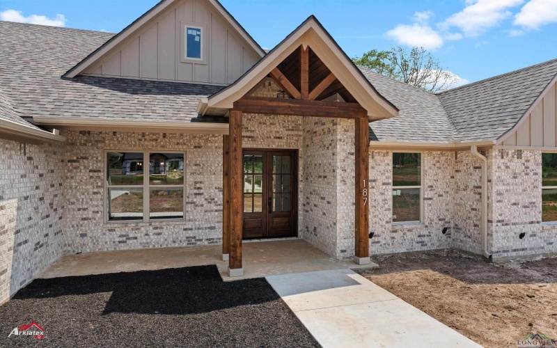 187 Big Oaks, Kilgore, TX 75662, 4 Bedrooms Bedrooms, ,2 BathroomsBathrooms,Residential,For Sale,187 Big Oaks,20252698