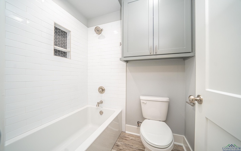 126 Lakeway Lane, Longview, TX 75604, 4 Habitaciones Habitaciones , ,3 BañosBaños,Residential,En Venta,126 Lakeway Lane,20252721