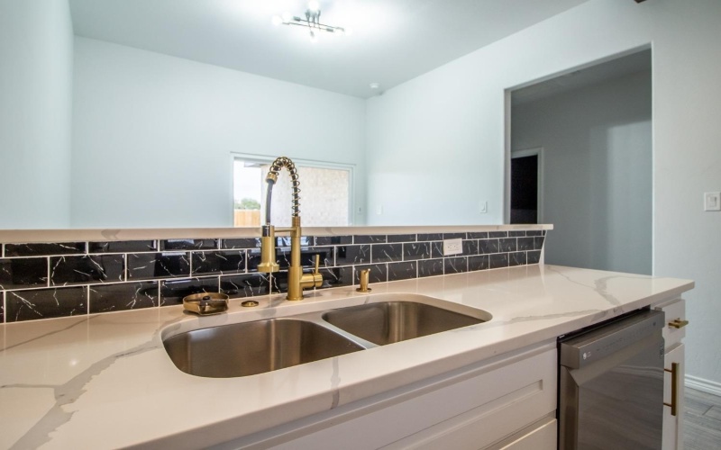 1607 Quincy Avenue, Lubbock, TX 79416, 3 Bedrooms Bedrooms, ,2 BathroomsBathrooms,Residential,For Sale,1607 Quincy Avenue,202316555