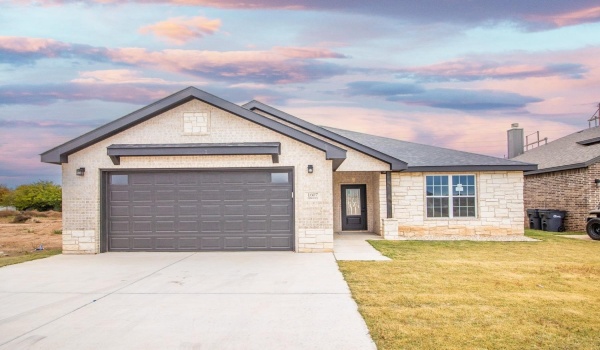 1607 Quincy Avenue, Lubbock, TX 79416, 3 Bedrooms Bedrooms, ,2 BathroomsBathrooms,Residential,For Sale,1607 Quincy Avenue,202316555