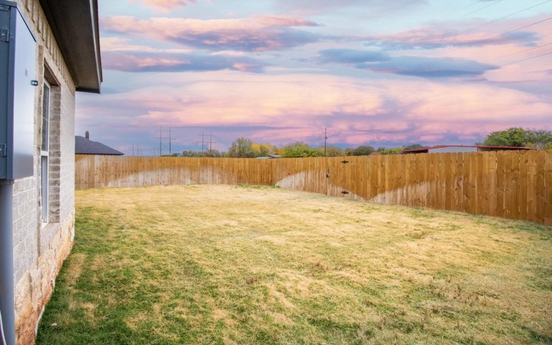 1607 Quincy Avenue, Lubbock, TX 79416, 3 Bedrooms Bedrooms, ,2 BathroomsBathrooms,Residential,For Sale,1607 Quincy Avenue,202316555