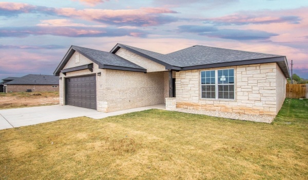 1607 Quincy Avenue, Lubbock, TX 79416, 3 Bedrooms Bedrooms, ,2 BathroomsBathrooms,Residential,For Sale,1607 Quincy Avenue,202316555