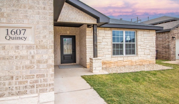 1607 Quincy Avenue, Lubbock, TX 79416, 3 Bedrooms Bedrooms, ,2 BathroomsBathrooms,Residential,For Sale,1607 Quincy Avenue,202316555