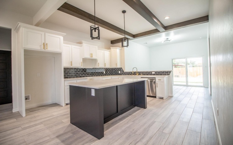 1607 Quincy Avenue, Lubbock, TX 79416, 3 Bedrooms Bedrooms, ,2 BathroomsBathrooms,Residential,For Sale,1607 Quincy Avenue,202316555