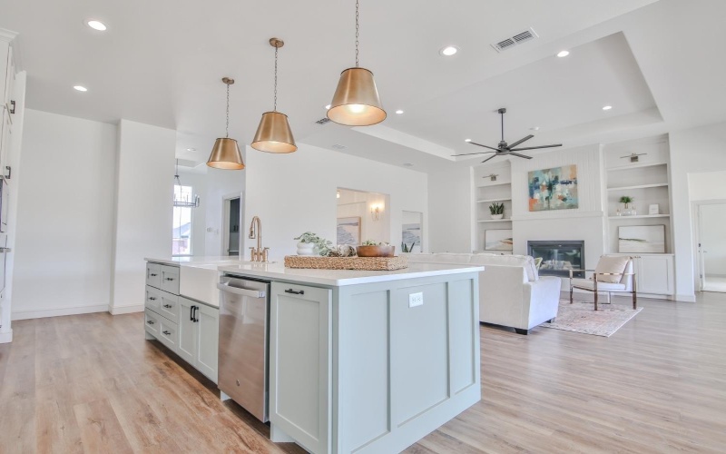 10702 Juneau Avenue, Lubbock, TX 79424, 4 Bedrooms Bedrooms, ,3 BathroomsBathrooms,Residential,For Sale,10702 Juneau Avenue,202402575