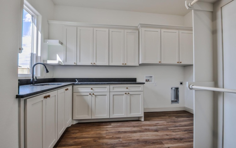 10702 Juneau Avenue, Lubbock, TX 79424, 4 Bedrooms Bedrooms, ,3 BathroomsBathrooms,Residential,For Sale,10702 Juneau Avenue,202402575